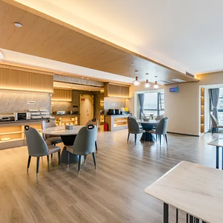 Light Zhu Hotel (Shangqiu Wanda Plaza Branch)