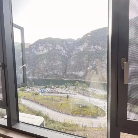 Donghe Lijing Hotel