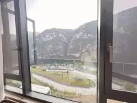 โรงแรมตงเหอ ลี่จิง - วิวภูเขา