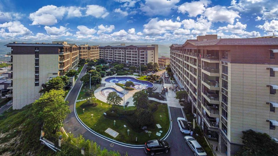 Guangzhou Baishuizhai Golden Leaf Forest Garden Hot Spring Hotel Apartment