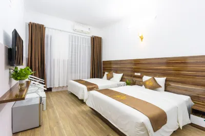 PHU QUY HOTEL Hotels near Đồng Hồ Đức Toàn
