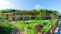 Jinzhai Lianjing Mountain Residence Hotels near Xianghongdian Reservoir Scenic Area