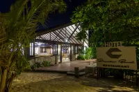 Premier Beach Hotels in Veligandu