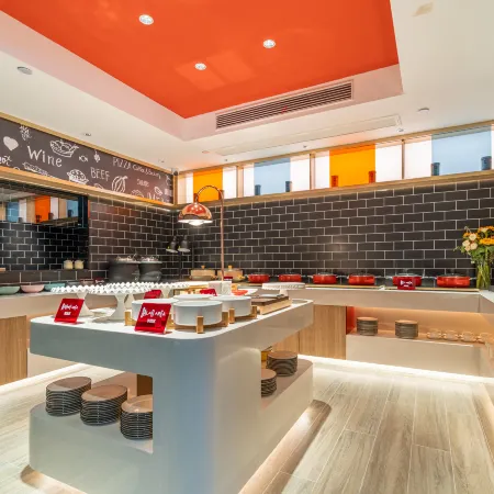 Ibis Hotel (Deqing Geographic Information Town)
