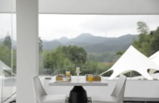 NA Moganshan Designer Hot Spring Homestay