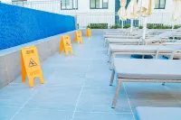 Sunraf Luxe Apartments - piscina