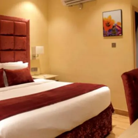 Bon Hotel Elvis