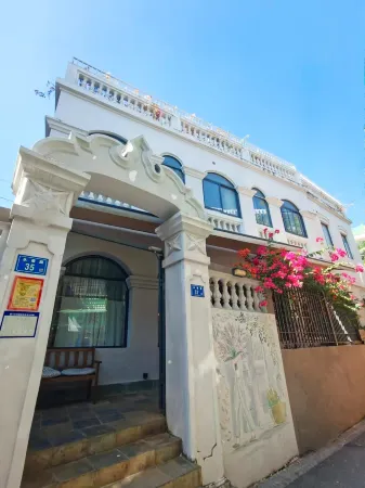 Gulangyu Fengmian Shihua Hotel (Riguangyan Gangzaihou Beach)