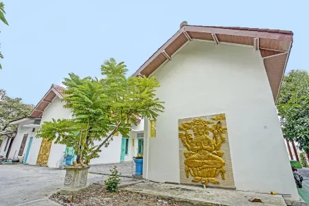 Omah Victoria Homestay Отели в г. Wonogiri Regency