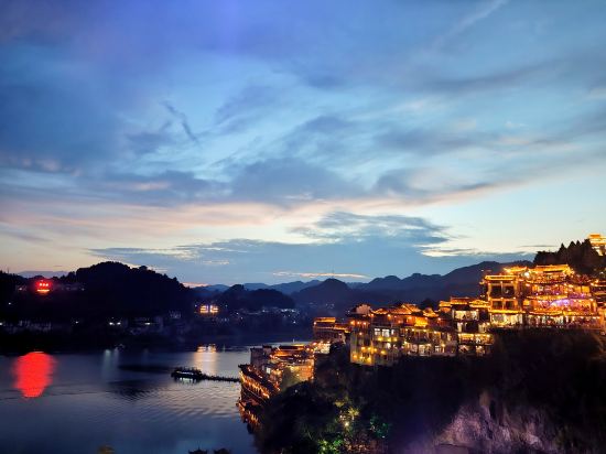 Floral Hotel·Xizhou Impression Hotel(Furong Town Waterfall)