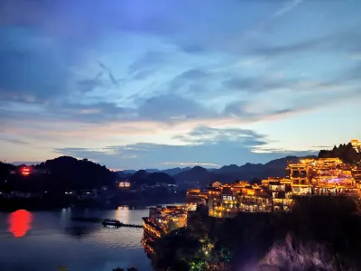Floral Hotel·Xizhou Impression Hotel(Furong Town Waterfall)