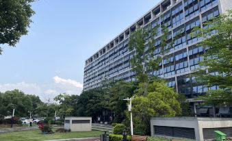 Mrs. Zheng's Apartment (Financial Street Wanda Branch)