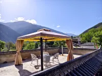 德欽總也楠舍民宿 - 機場接送