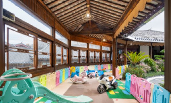 Oriental Garden Inn (Lijiang Old Town Watermill)