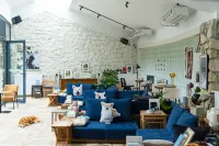 THE BOOK CLUB Hotels in Dujiangyan
