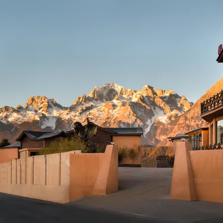 Lijiang Yulong Manshron Snow Highlands Villa