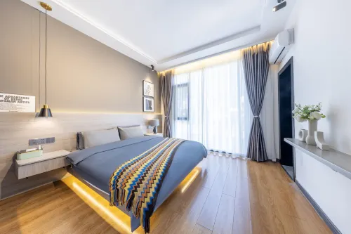 Xidu·River View Light Luxury Leisure Resort Meisu (Zhenyuan Gucheng Branch)