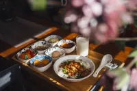 Lijiang Jian Shan Lu Homestay - breakfast