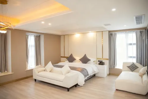 Guangjie Intelligent Business Hotel (Ji'an Railway Station Jinggangshan University)