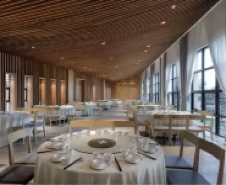 芃谷小鎮聖莎拉酒店