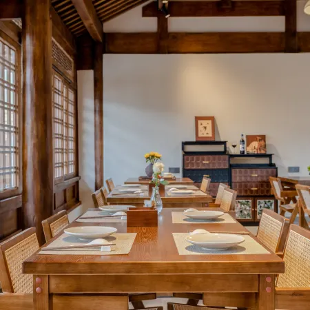 Shaxi Sihe Jinli Resort Hotel
