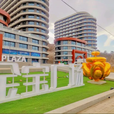 Kai Zheng  hotel
