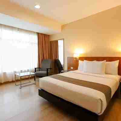 Paseo Premiere Hotel Rooms