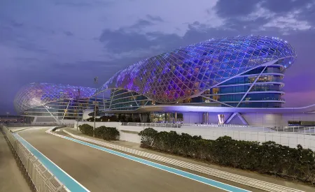 W Abu Dhabi - Yas Island Отели рядом с достопримечательностью «Яс»