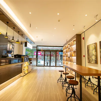HanTing Hotel (Zhengzhou Wenhua Road People's Hospital Subway Station) Hotels near Henan Stadium
