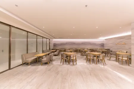 JI Hotel (Shanghai Hongqiao Airport Konggang Store) Отели рядом с достопримечательностью «Shanghai Zoo»