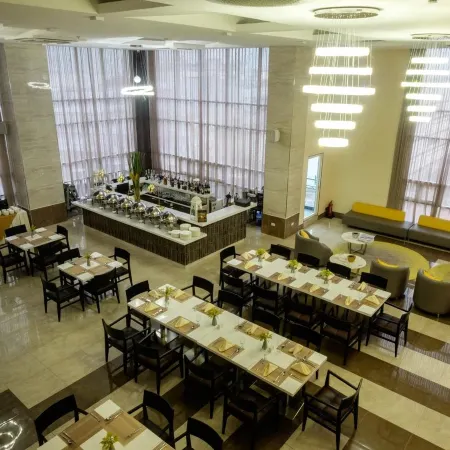 One Central Hotel & Suites