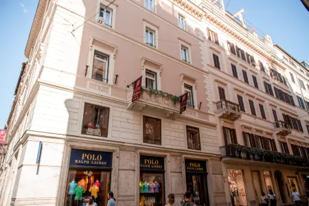 Boutique Centrale Palace Hotel Отели рядом с достопримечательностью «Museum Storico della Liberazione Roma»