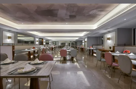 Mercure Chengdu Jiuyanqiao (Taikoo Li Branch) Отели рядом с достопримечательностью «Sichuan Post and Telecommunication College»
