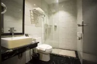 Vienna Hotel (Newly Renovated) CYC Island 주변 호텔