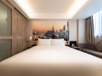 上海陆家嘴八佰伴亚朵酒店 - 高级大床房