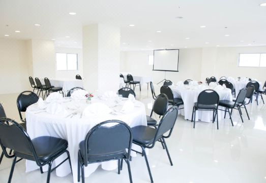 4. 니콜 에어포트 ..