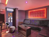 Swiss-Belinn Cibitung Hotels near Cibeureum Lake