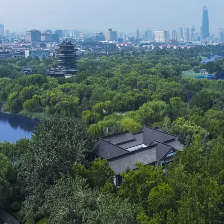 Ziyue Minghu Hotel