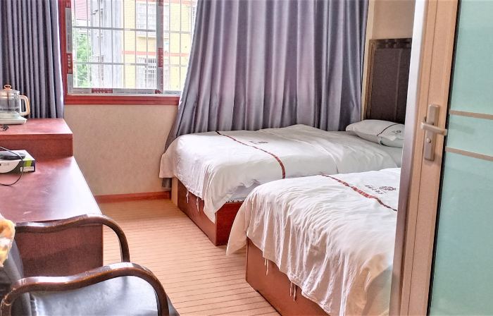 Luxi Tuanjie Business Hotel