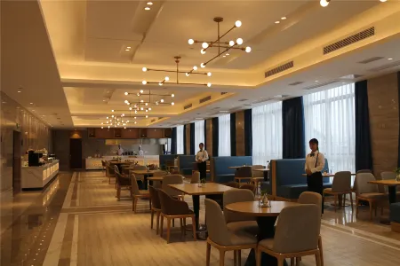 Kyriad Marvelous Hotel (Hanzhong High Speed Railway Station) Отели рядом со станцией Hanzhong Railway Station