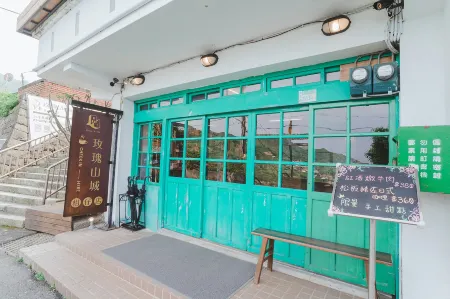 Rose Villa Отели рядом с достопримечательностью «Город Небес»