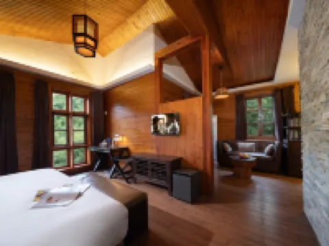 Cloud Mirror Holiday Hostel