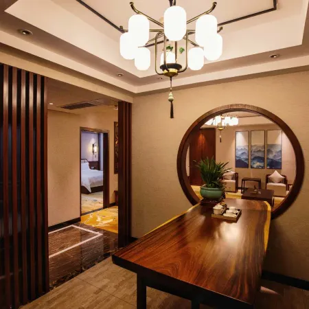 Yuanlong Hotel