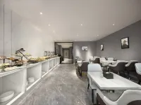 Yihai Hotel (Zhengzhou South China City Longhu Jinyi City Shopping Center Branch)