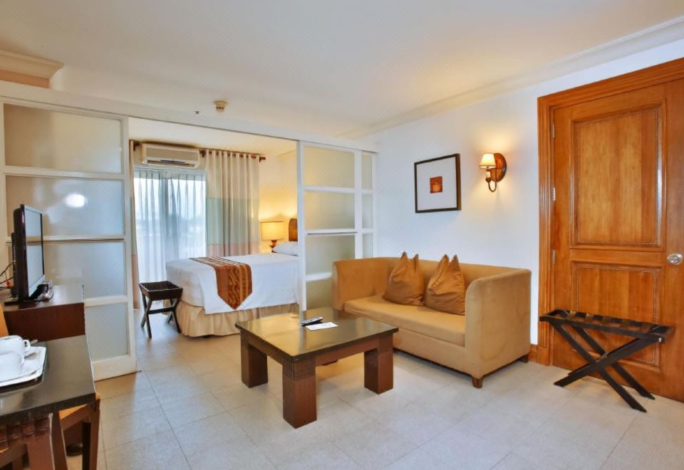 크라운 리젠시 수영장 전경