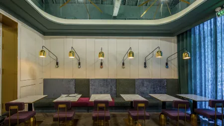 Floral Hotel · Jinan Laoyanghang Hotel Отели рядом с достопримечательностью «Shandong Jiaotong University Vocational and Technical College»