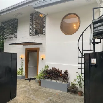 The Courtyard Hotel Pasay ローカル・コングリゲーション・オブ・マリベイ周辺のホテル