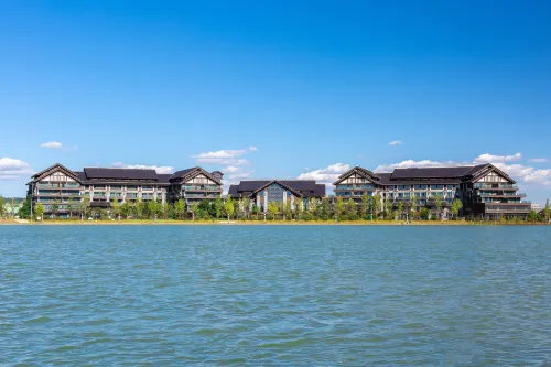 Lake International Hotel