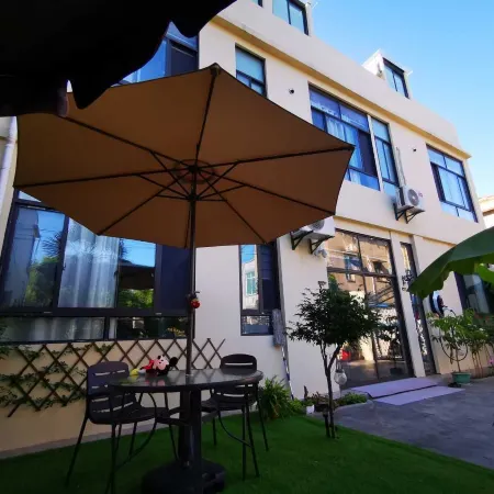 Ziyi Courtyard Guesthouse