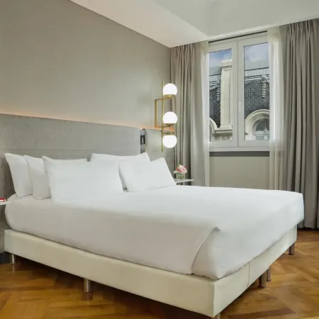 NH Collection Buenos Aires Crillon Отели рядом с достопримечательностью «Дворец Сан-Мартин»